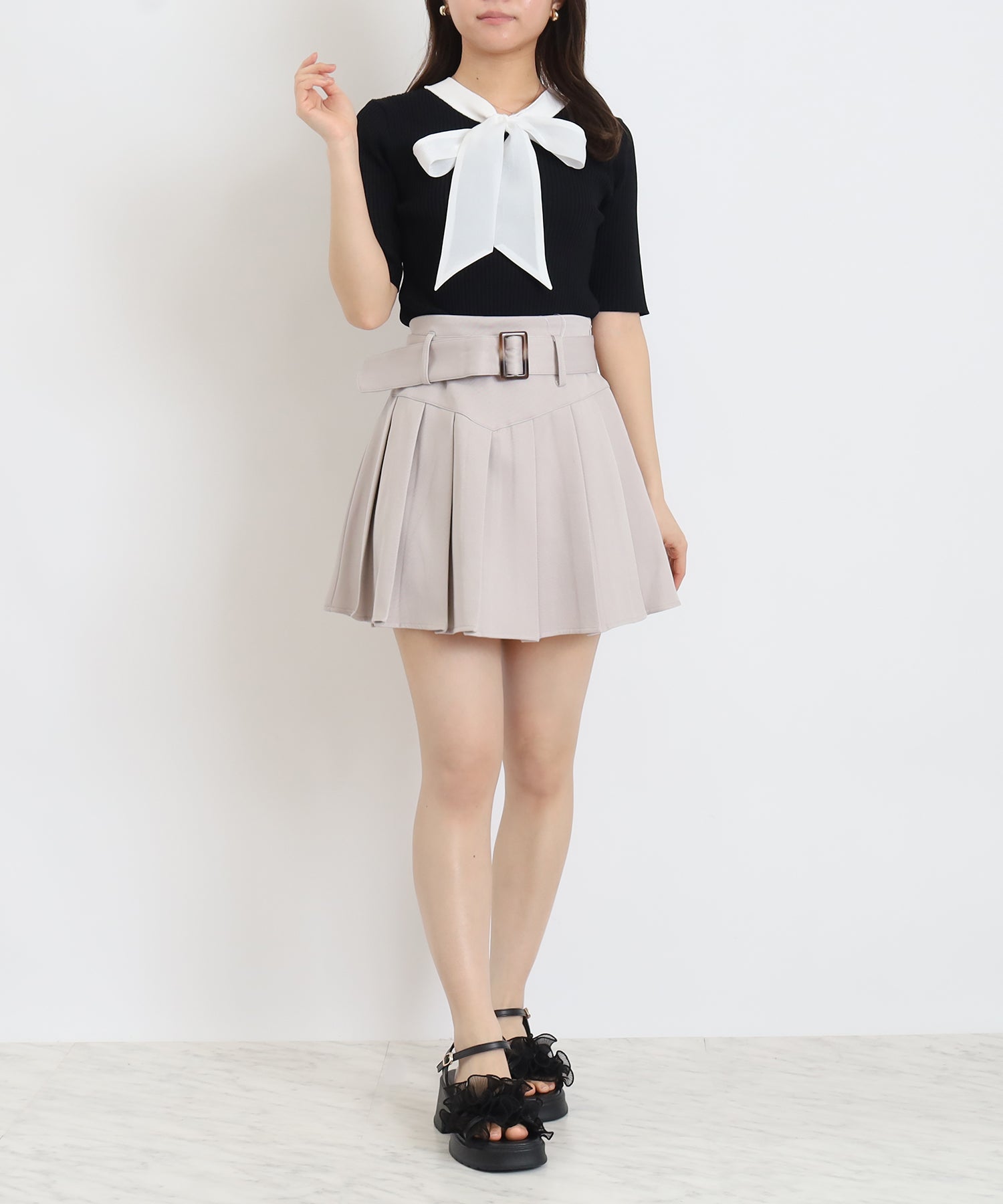 ベージュ　model：156　着用サイズ：M