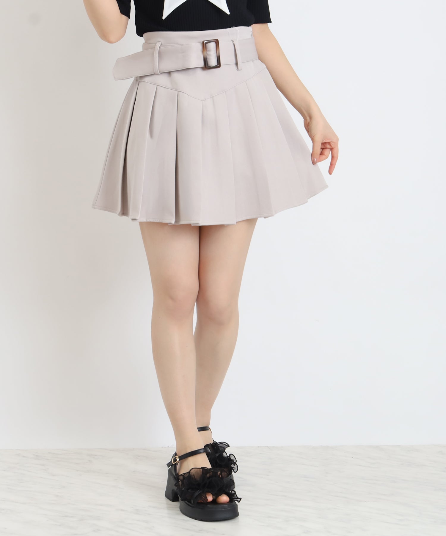 ベージュ　model：156　着用サイズ：M