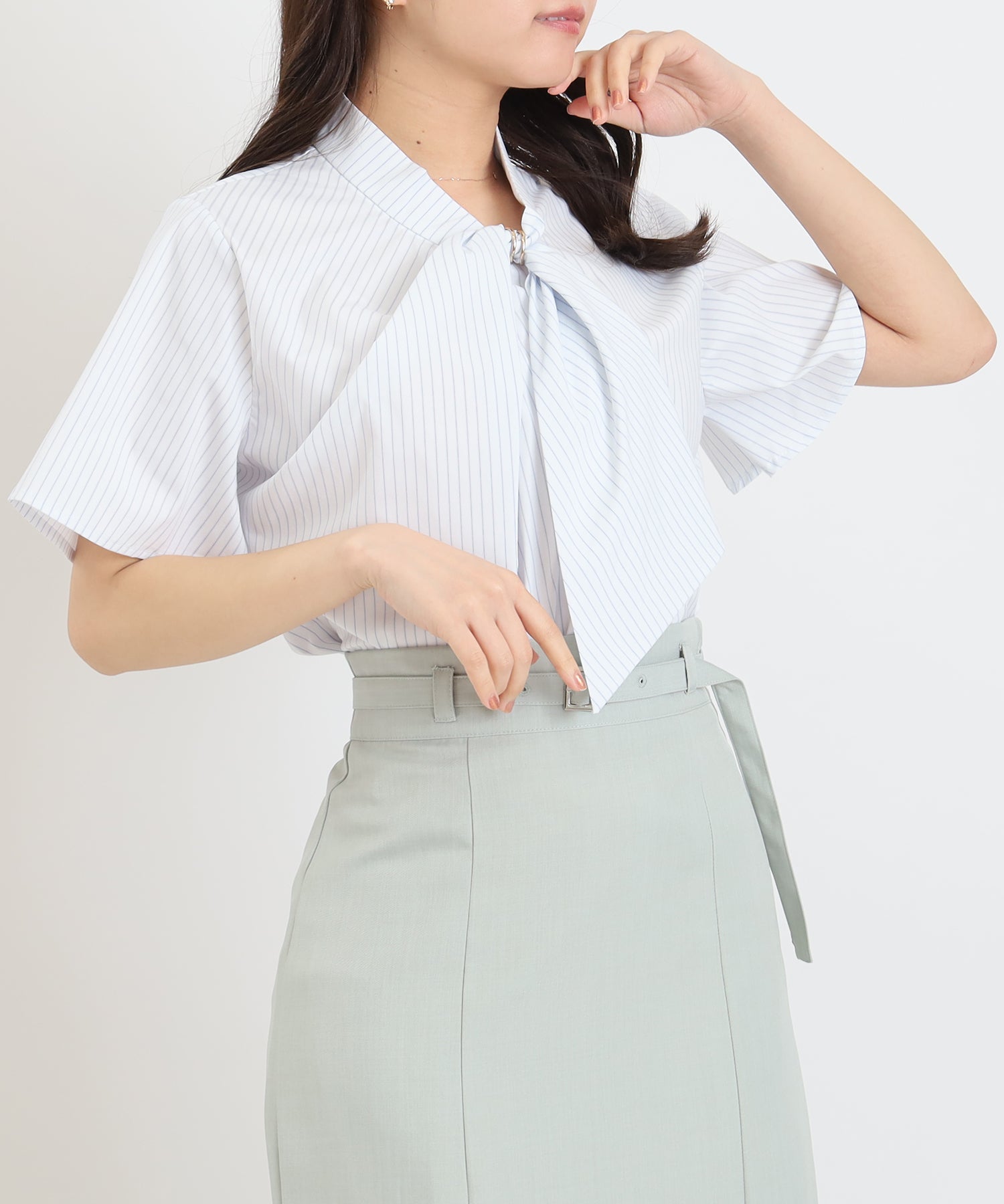ホワイト×ブルー　model:156cm  着用サイズ：M