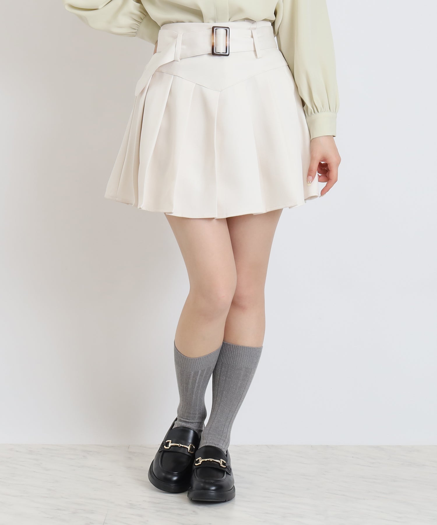 アイボリー　model：160　着用サイズ：M