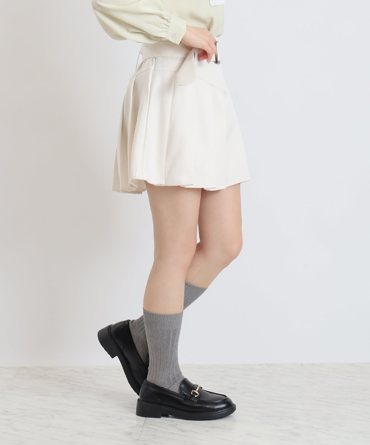 アイボリー　model：160　着用サイズ：M