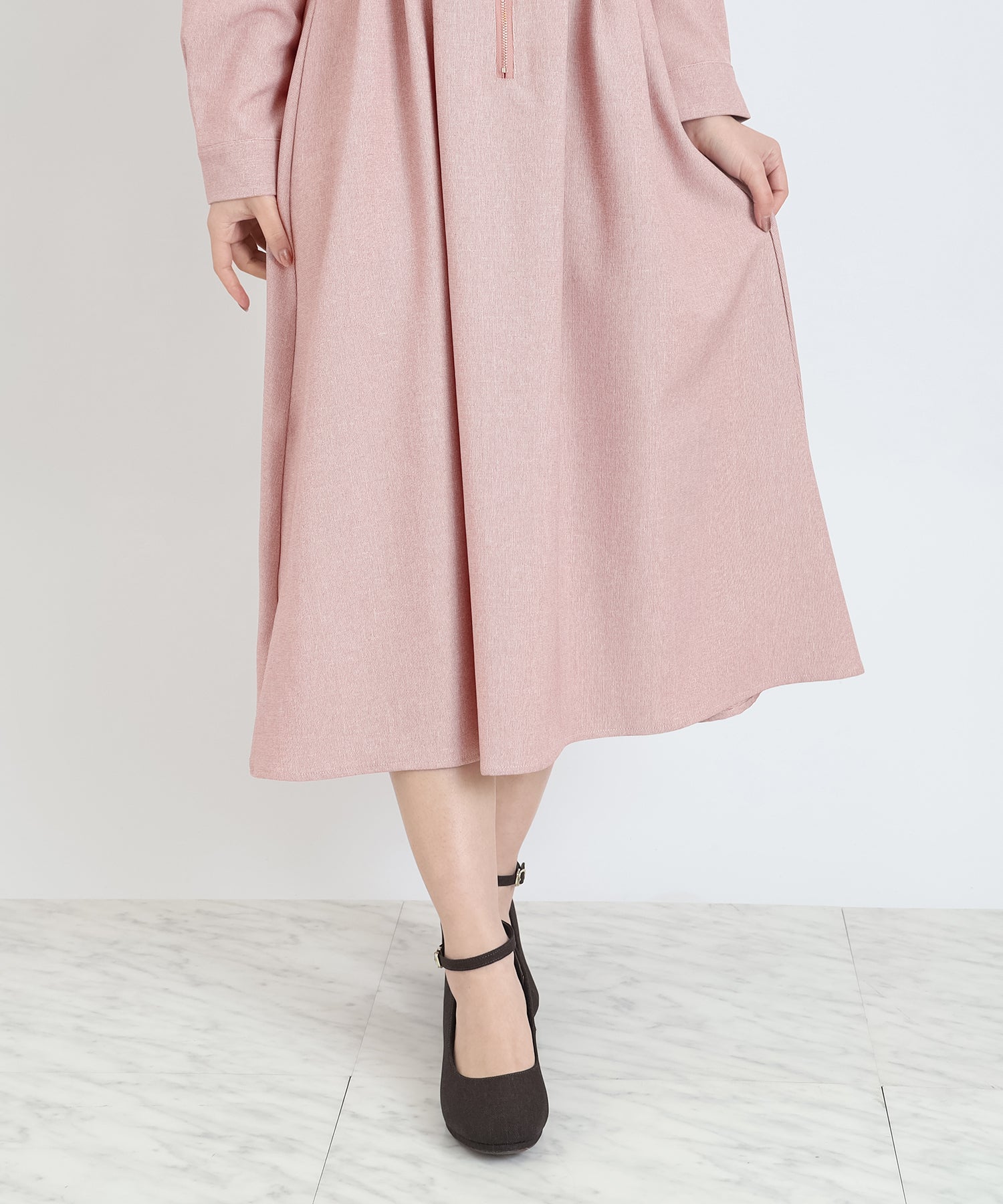 フロントジップVネックワンピース