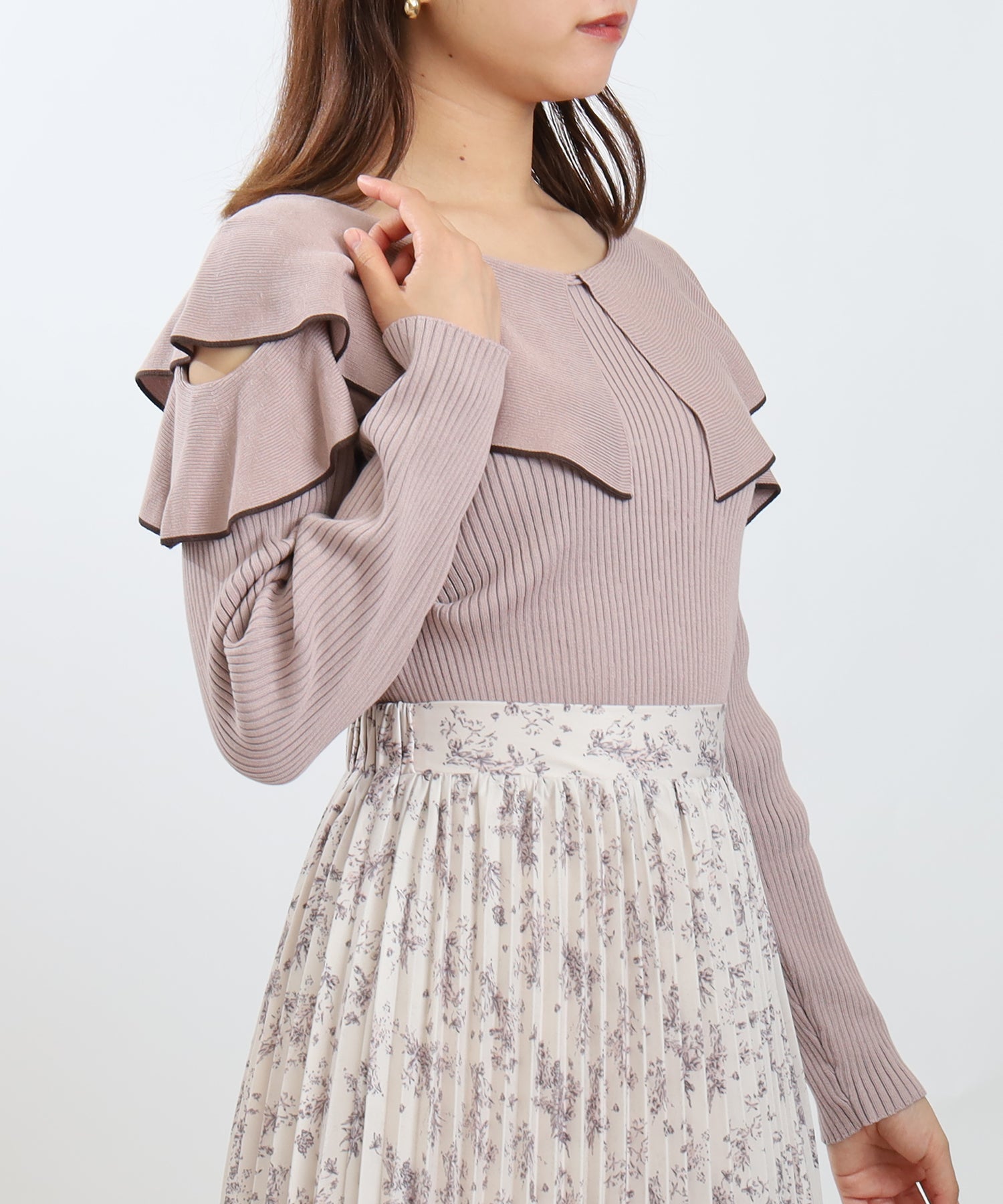 【新品未使用】FairLiar ラッフルポイントニット オープンショルダーラッフルニット