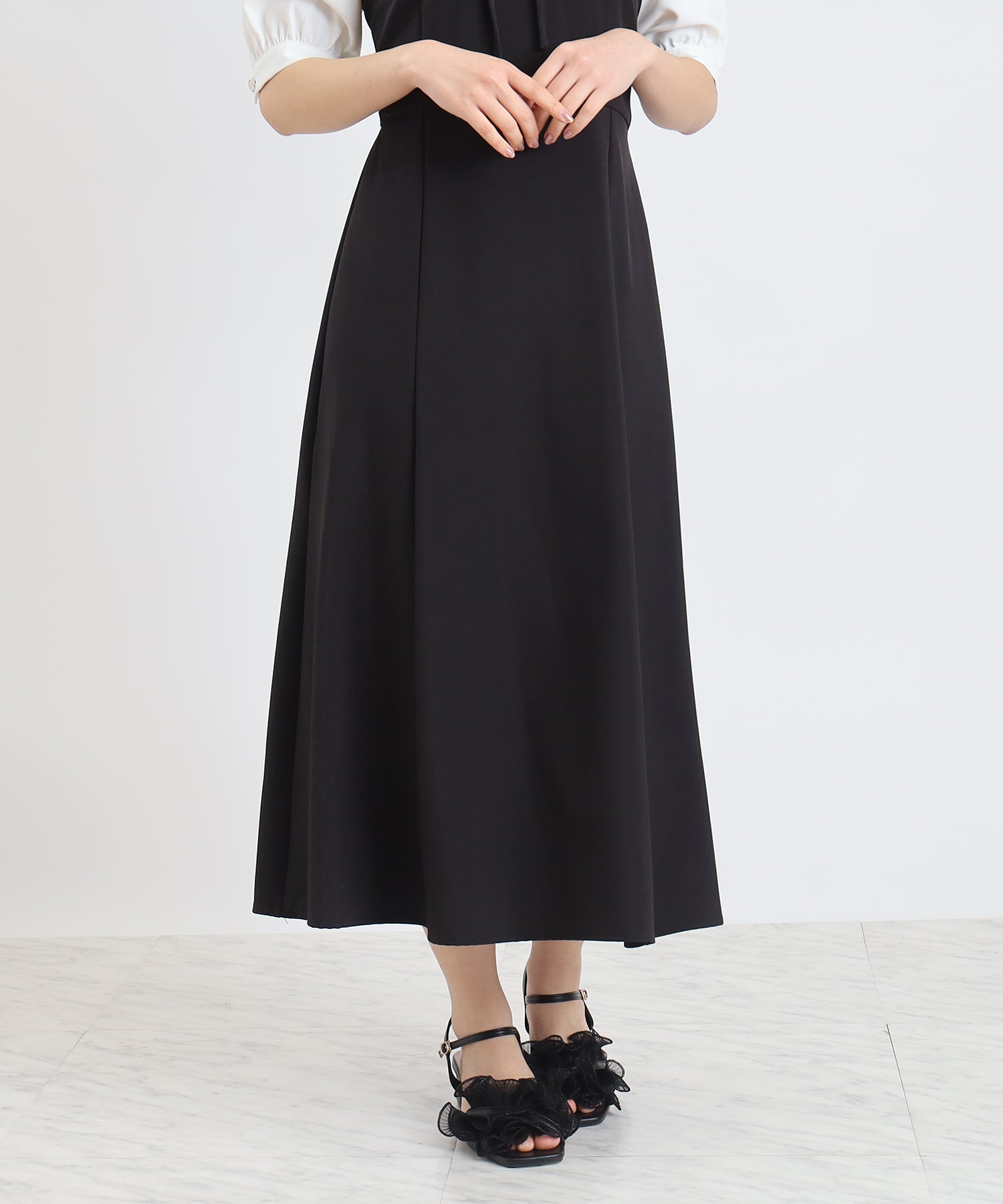 ホワイト　model:156cm 　着用サイズ：M