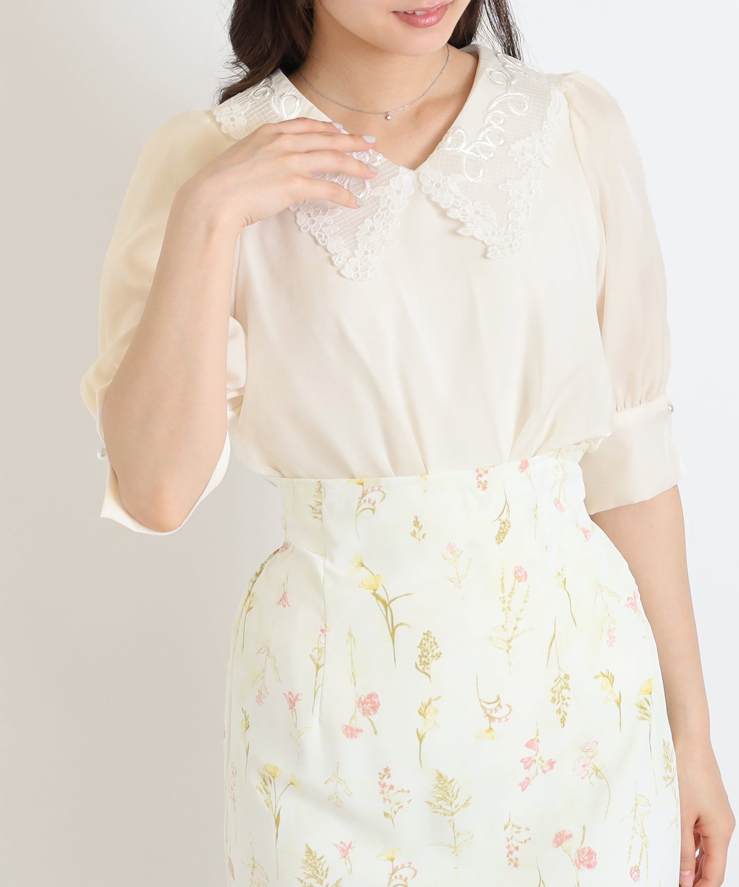 ベージュ　model:160cm  着用サイズ：M