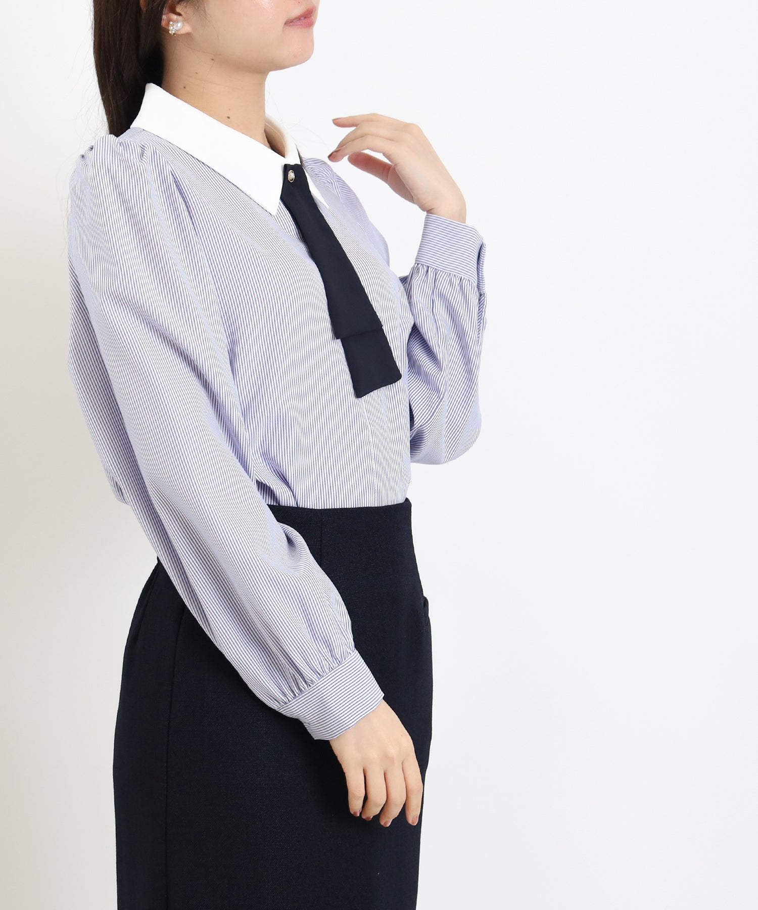 ホワイト×ブルー　model：156　着用サイズ：M