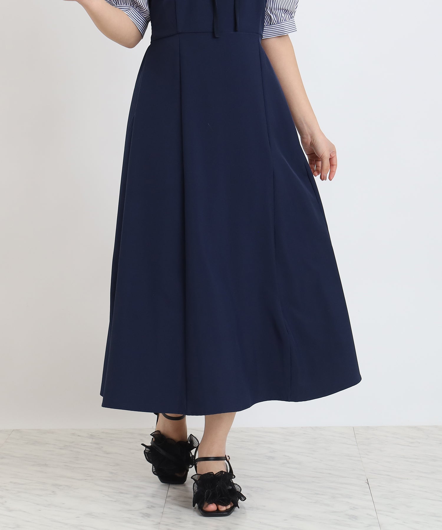 ホワイト×ブルー　model:156cm 　着用サイズ：M