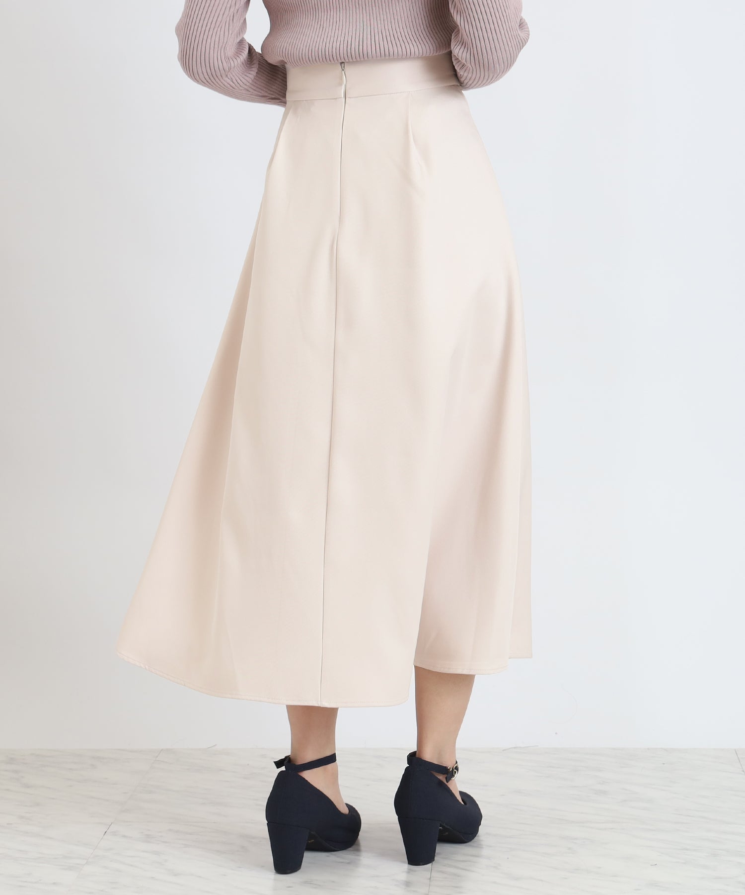 ベージュ　model:156cm  着用サイズ：S