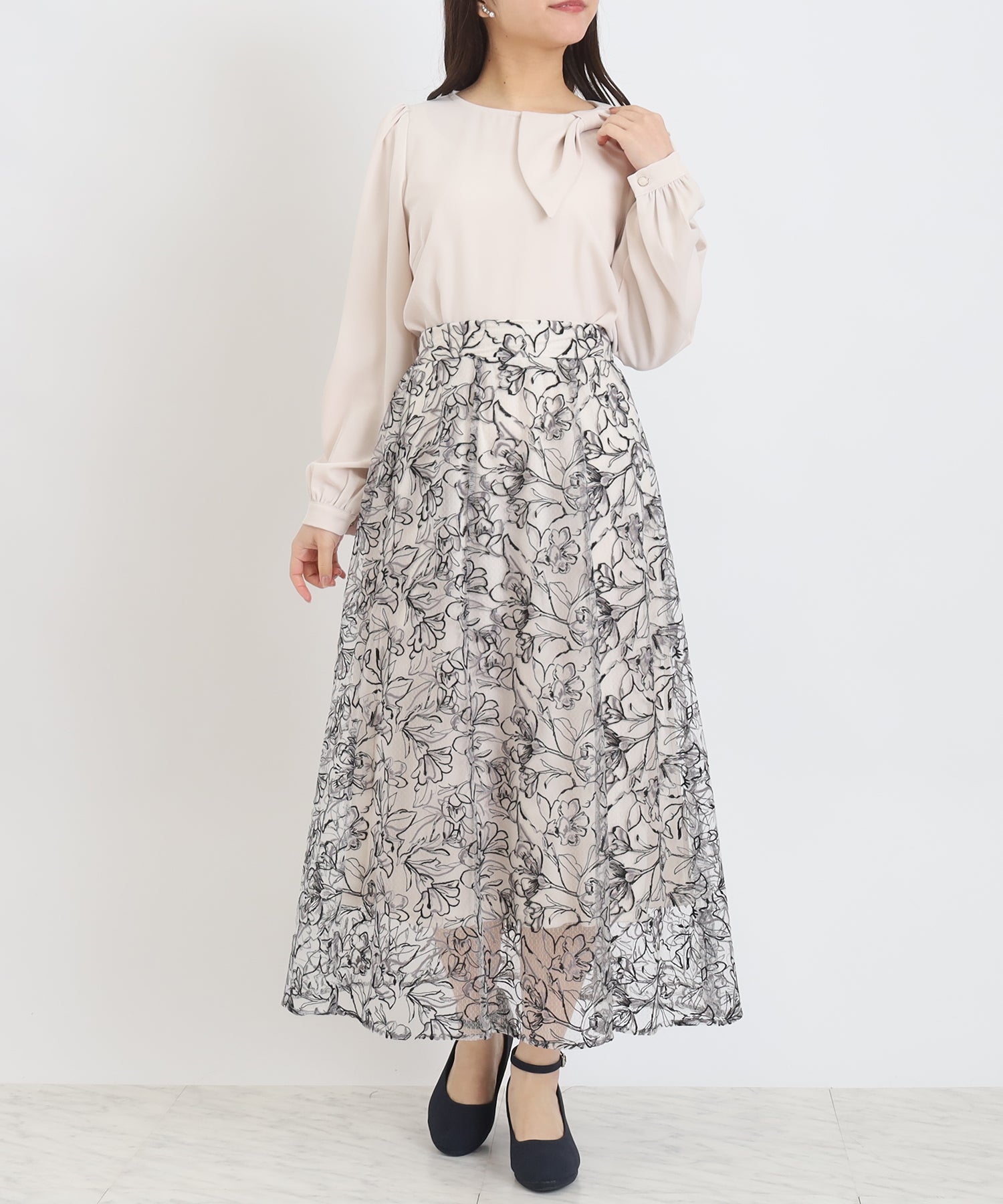 フラワー刺繍チュールスカート