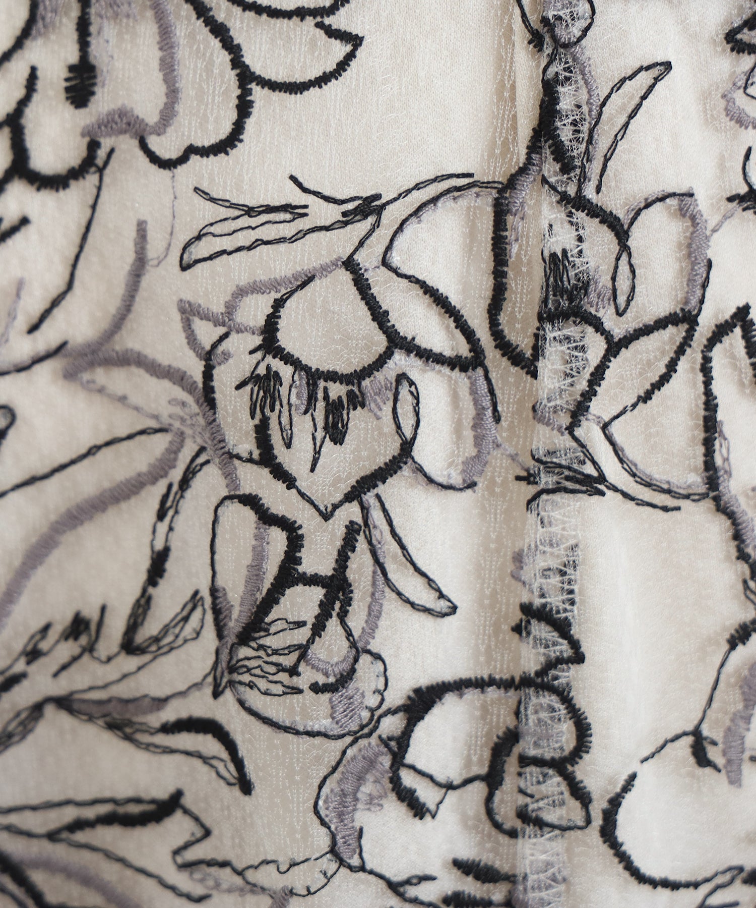 フラワー刺繍チュールスカート