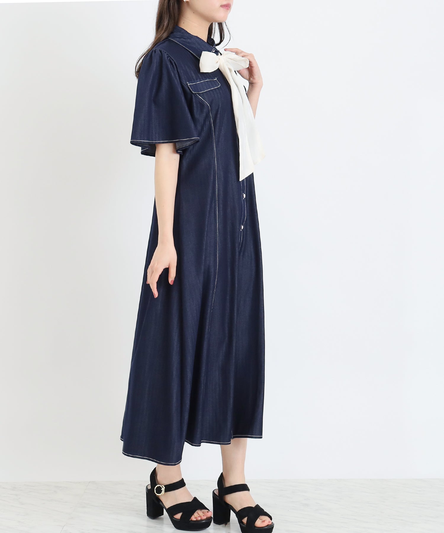 インディゴブルー 　model：156　着用サイズ：M