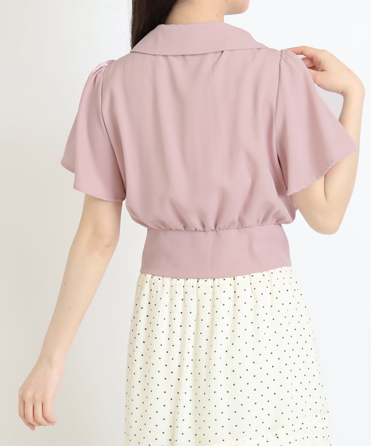 ピンクベージュ　model：160　着用サイズ：M
