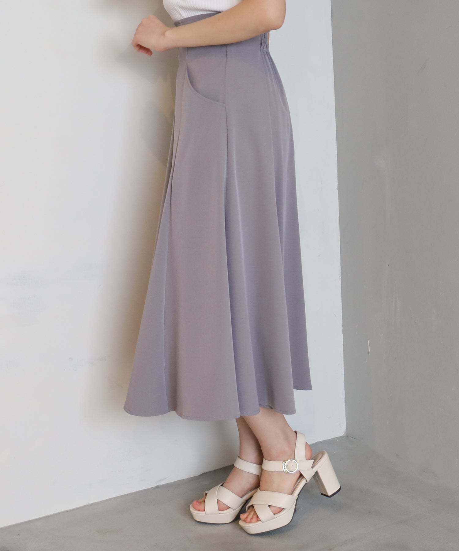 ライトグレー　model：156　着用サイズ：S