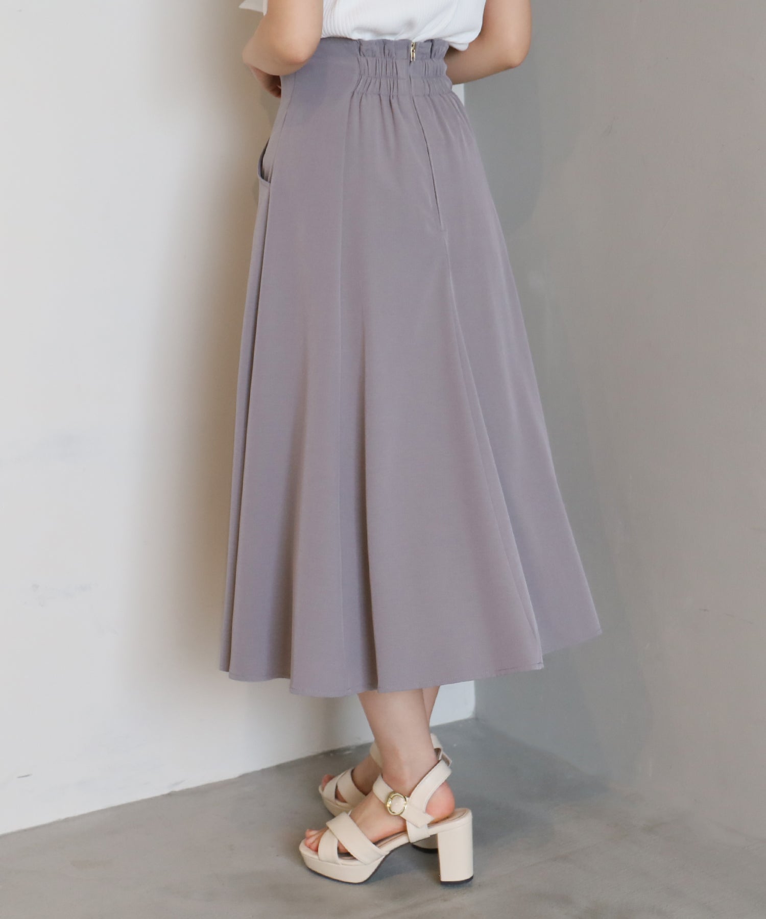 ライトグレー　model：156　着用サイズ：S