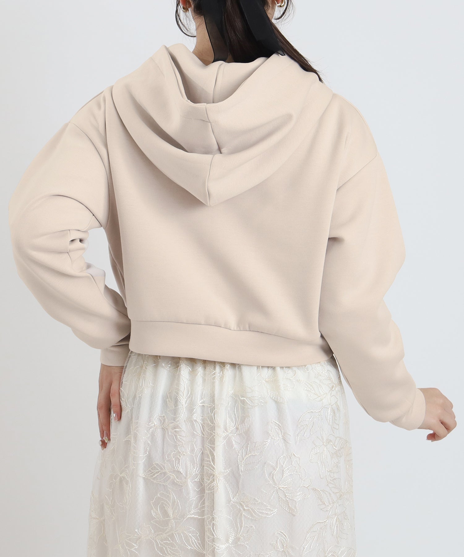 ベージュ　model:160cm  着用サイズ：M
