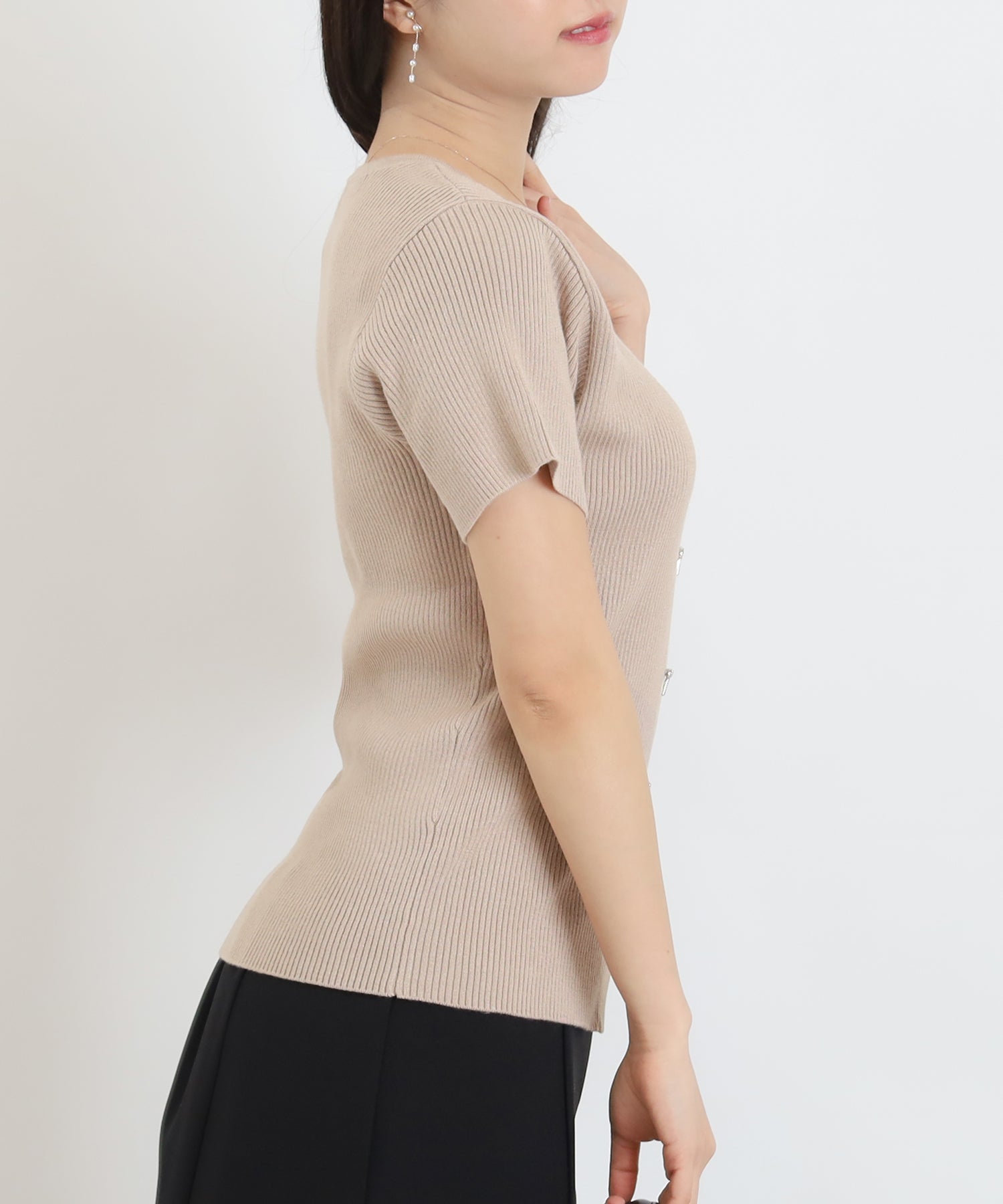 ベージュ　model：156　着用サイズ：M