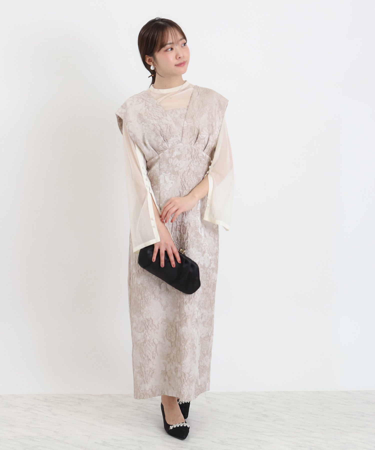 ベージュ　model：156　着用サイズ：M