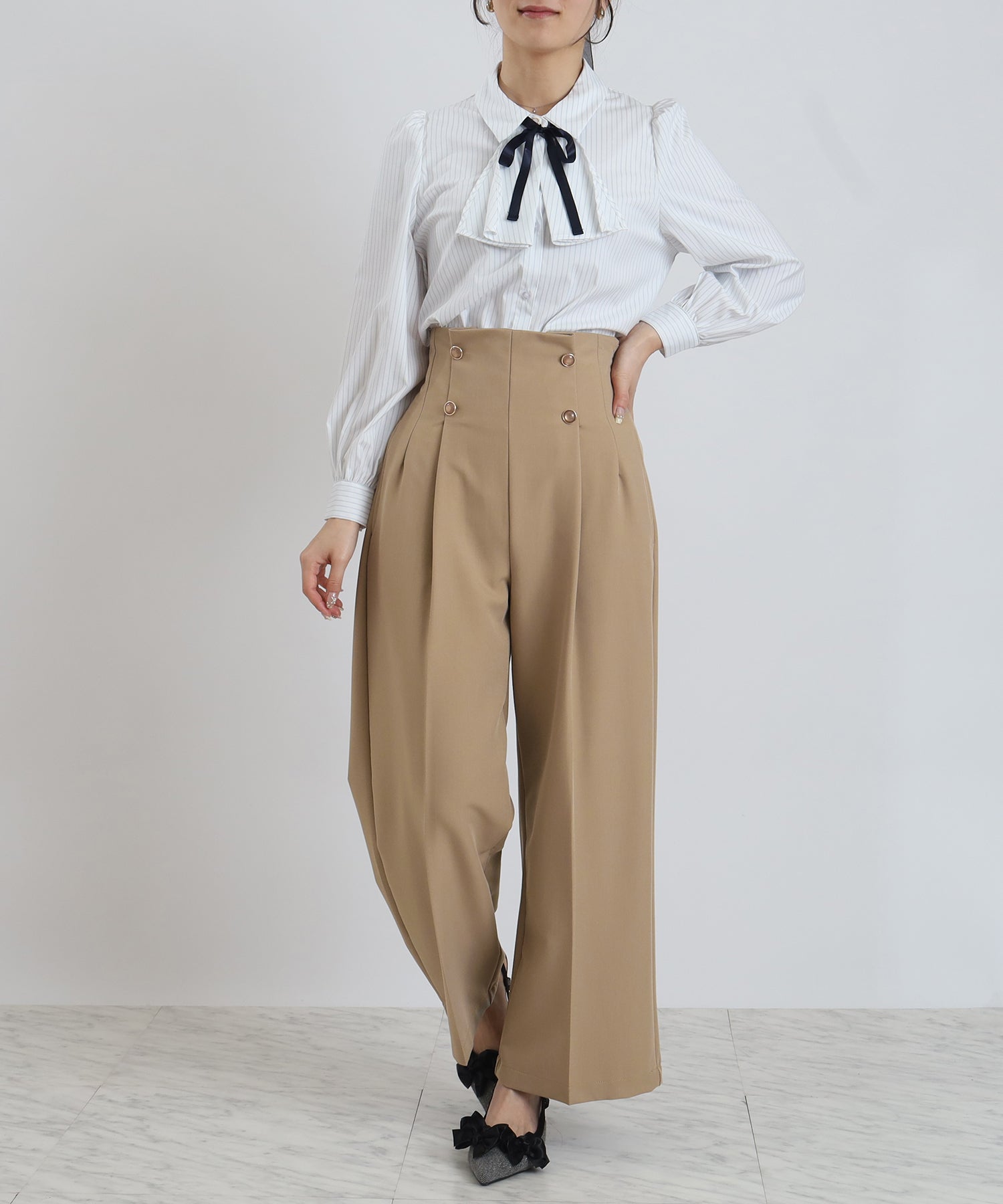 ベージュ　model:160cm  着用サイズ：M