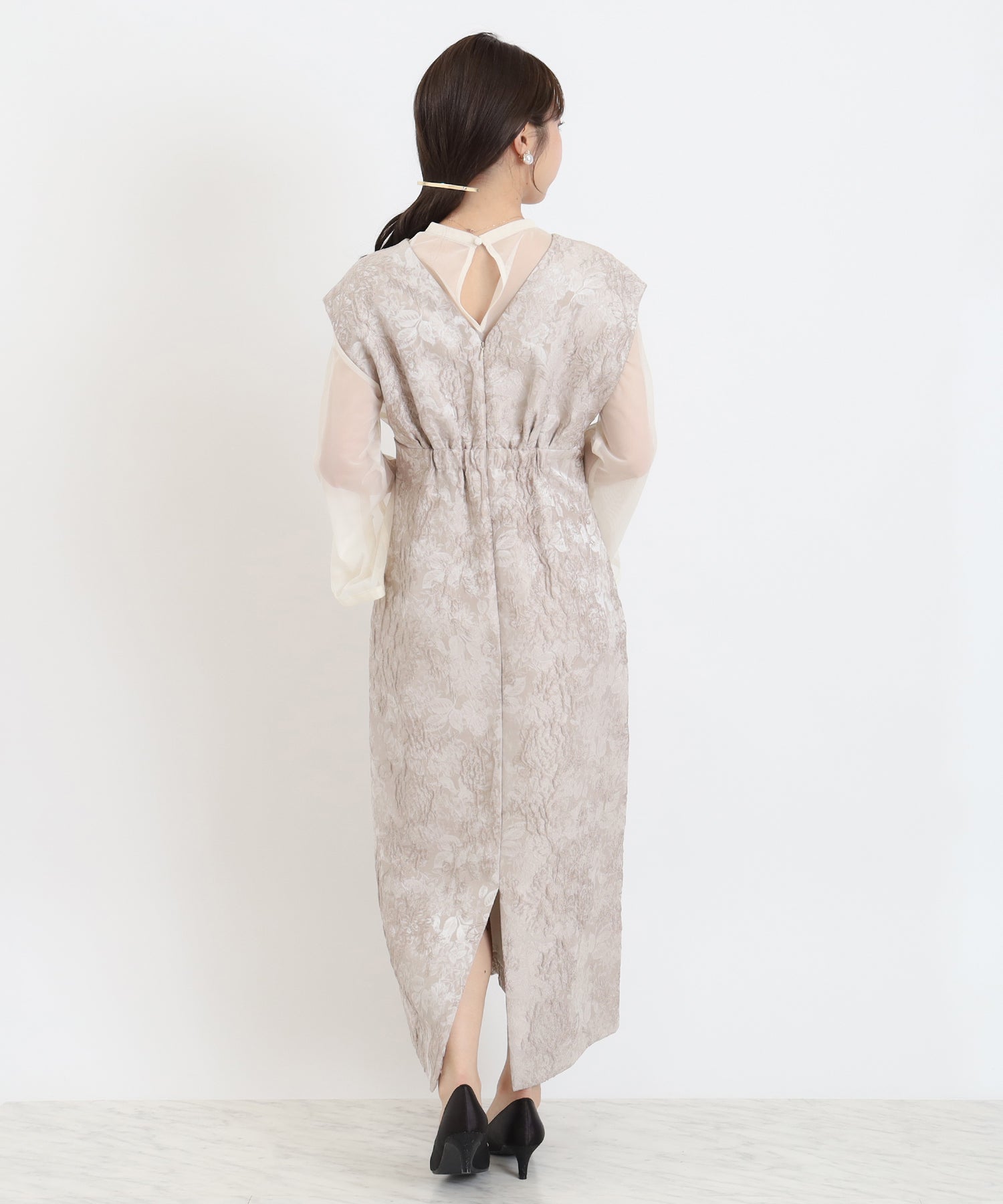 ベージュ　model：156　着用サイズ：M