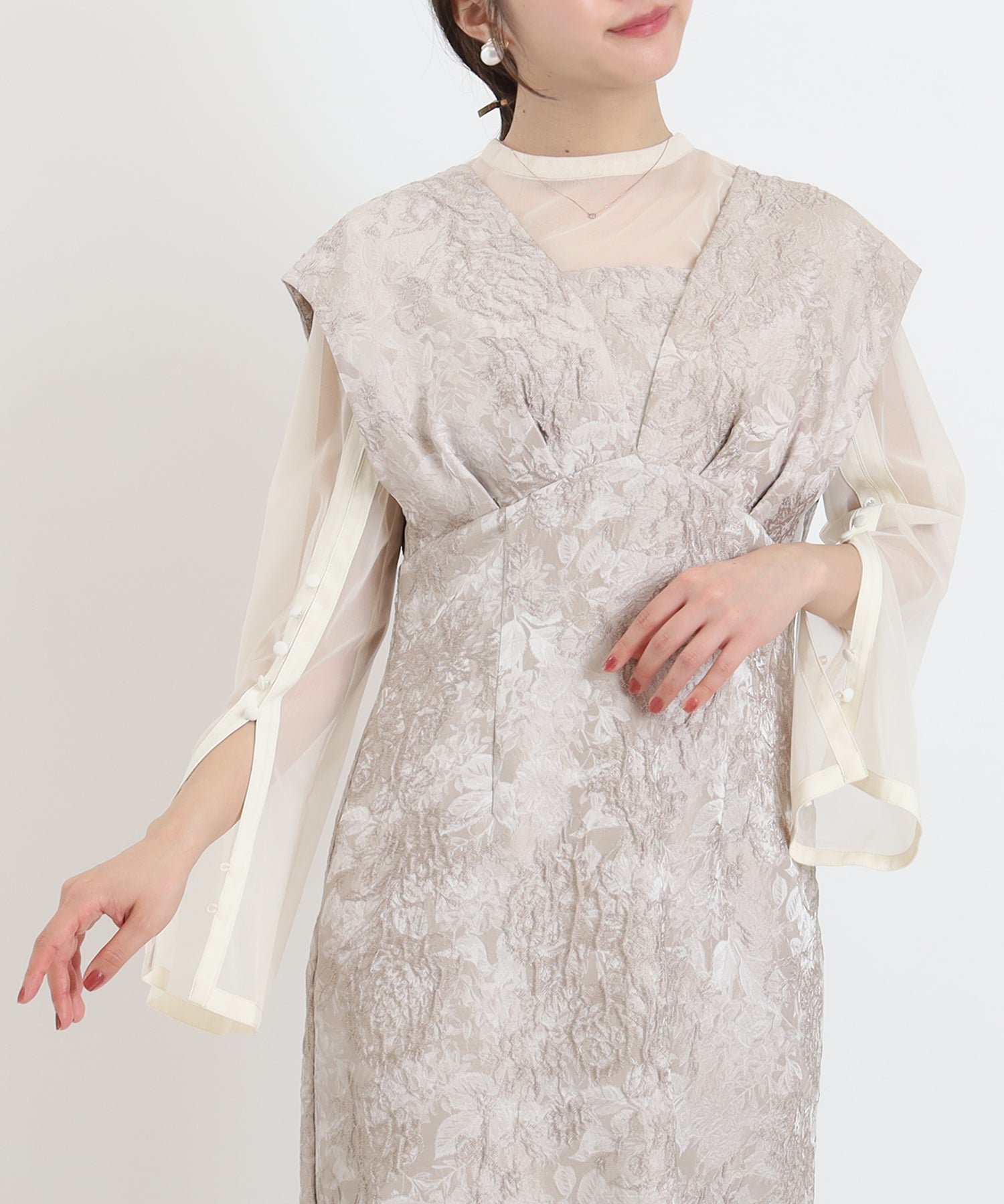 ベージュ　model：156　着用サイズ：M