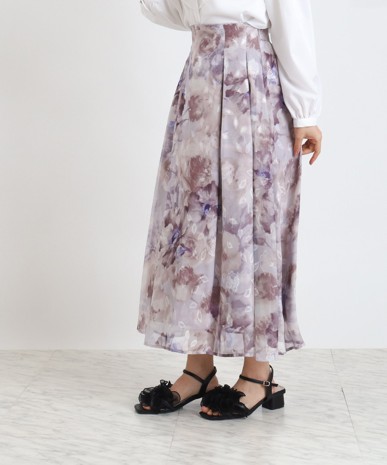 ライトグレー　model：163　着用サイズ：M