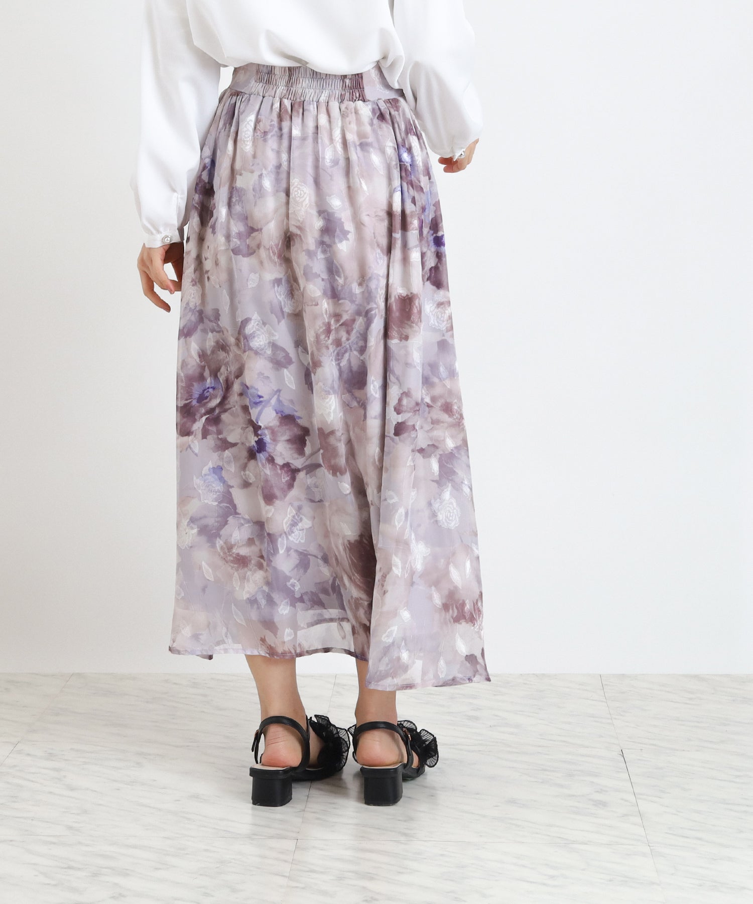 ライトグレー　model：163　着用サイズ：M