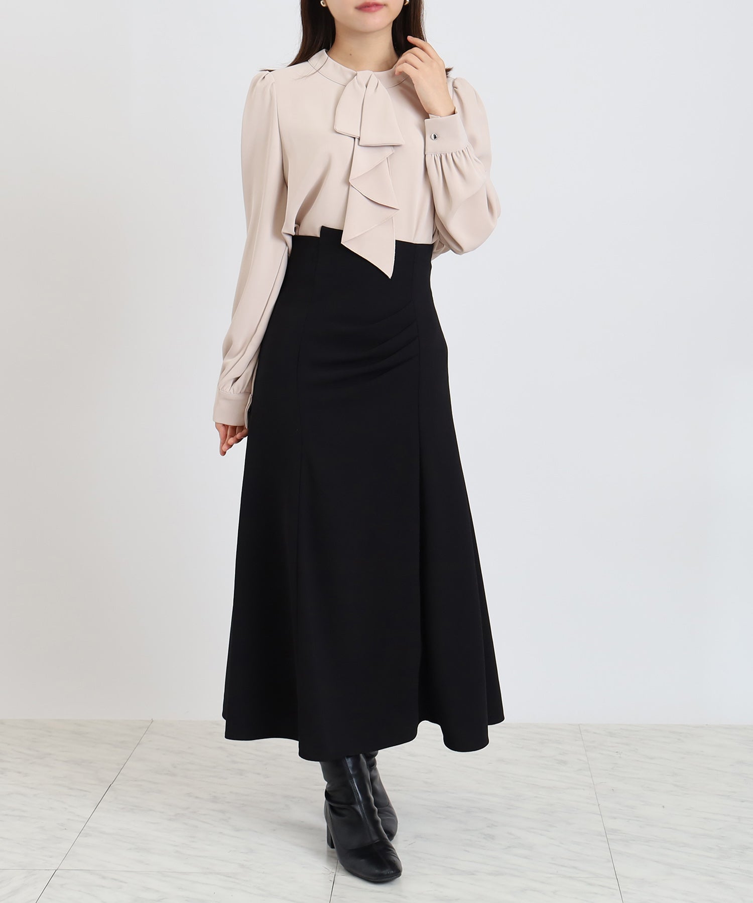 グレージュ　model：156　着用サイズ：M