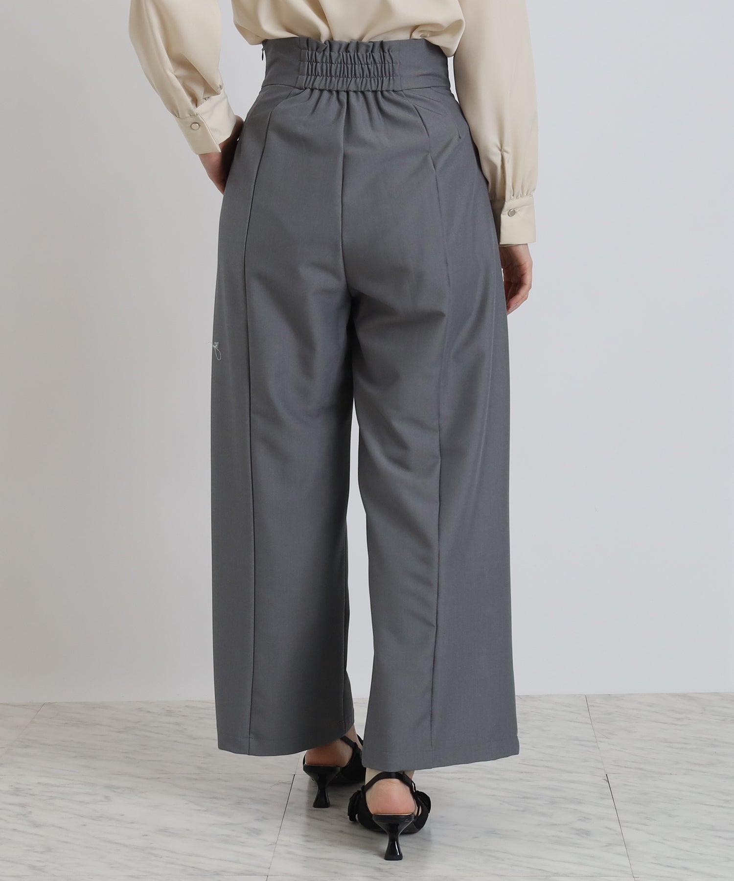 ライトグレー　model:160cm  着用サイズ：M