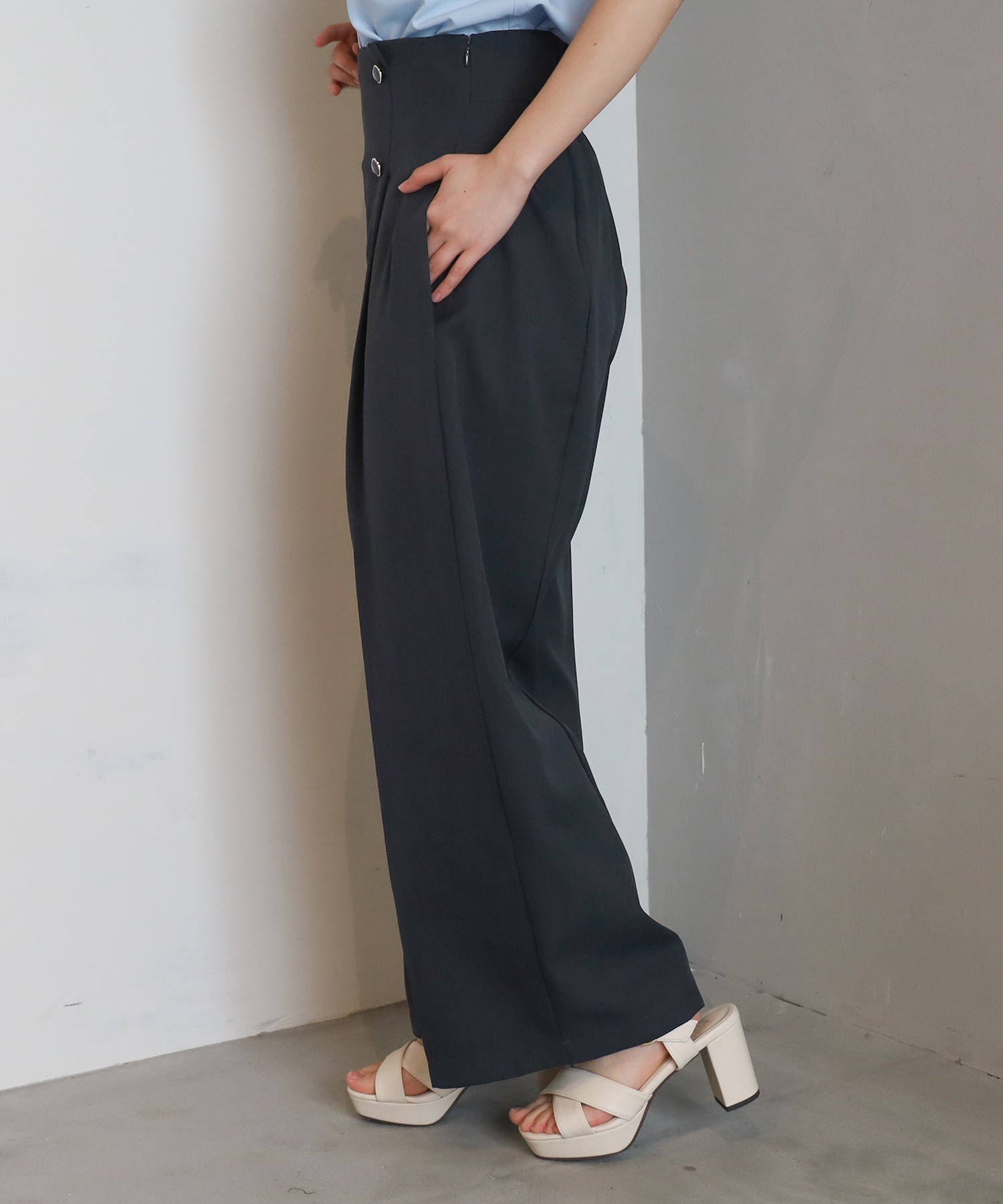 チャコール　model：156　着用サイズ：S
