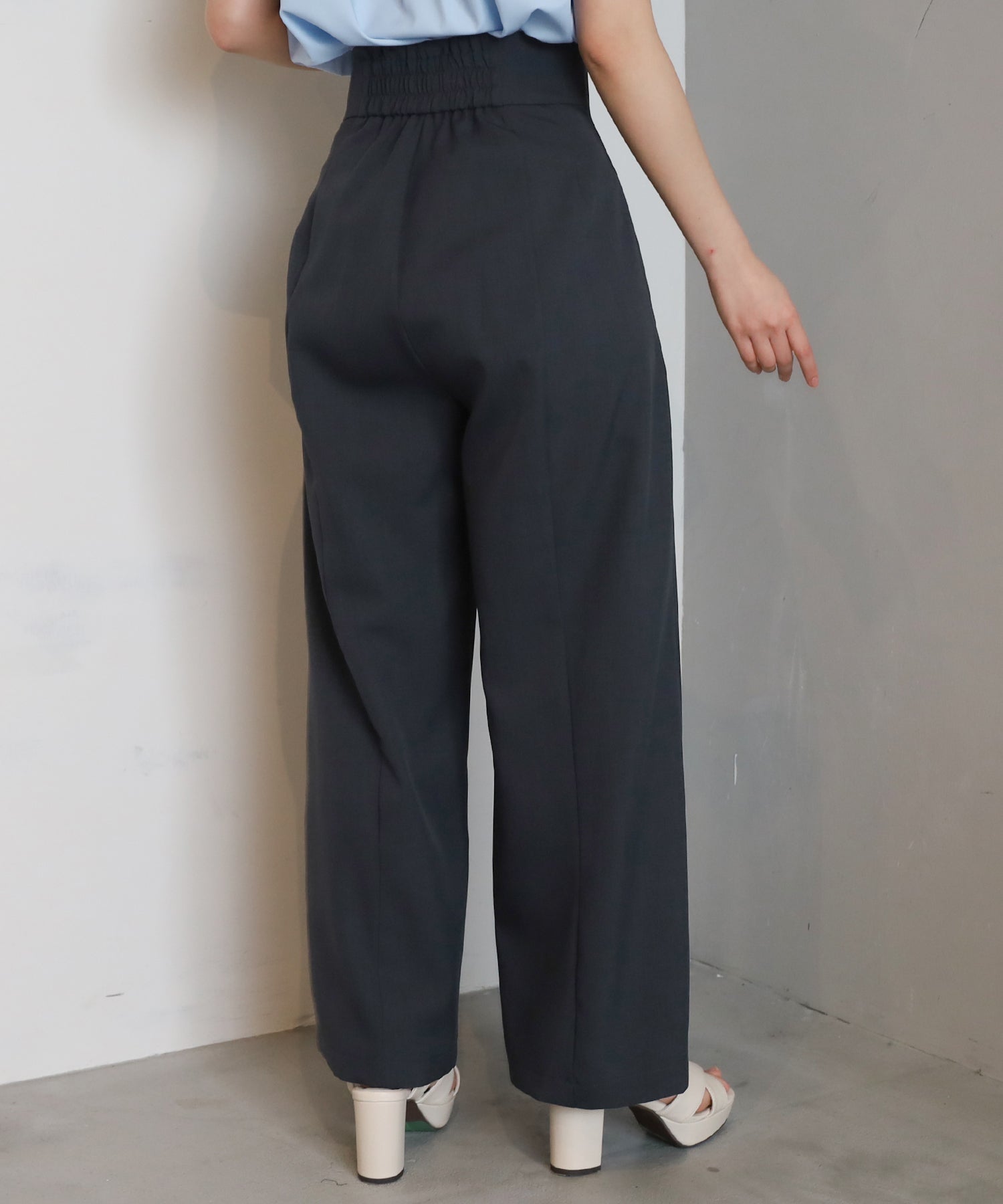 チャコール　model：156　着用サイズ：S
