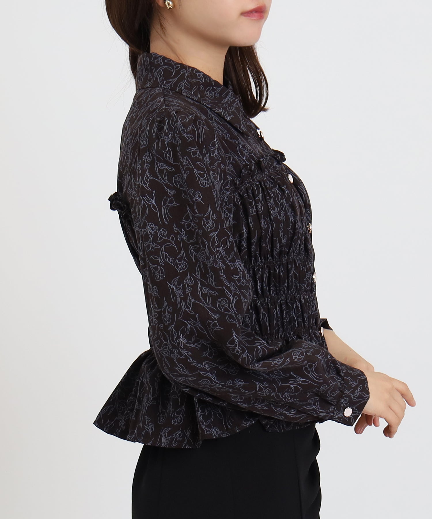 その他(花柄)　model：156　着用サイズ：M