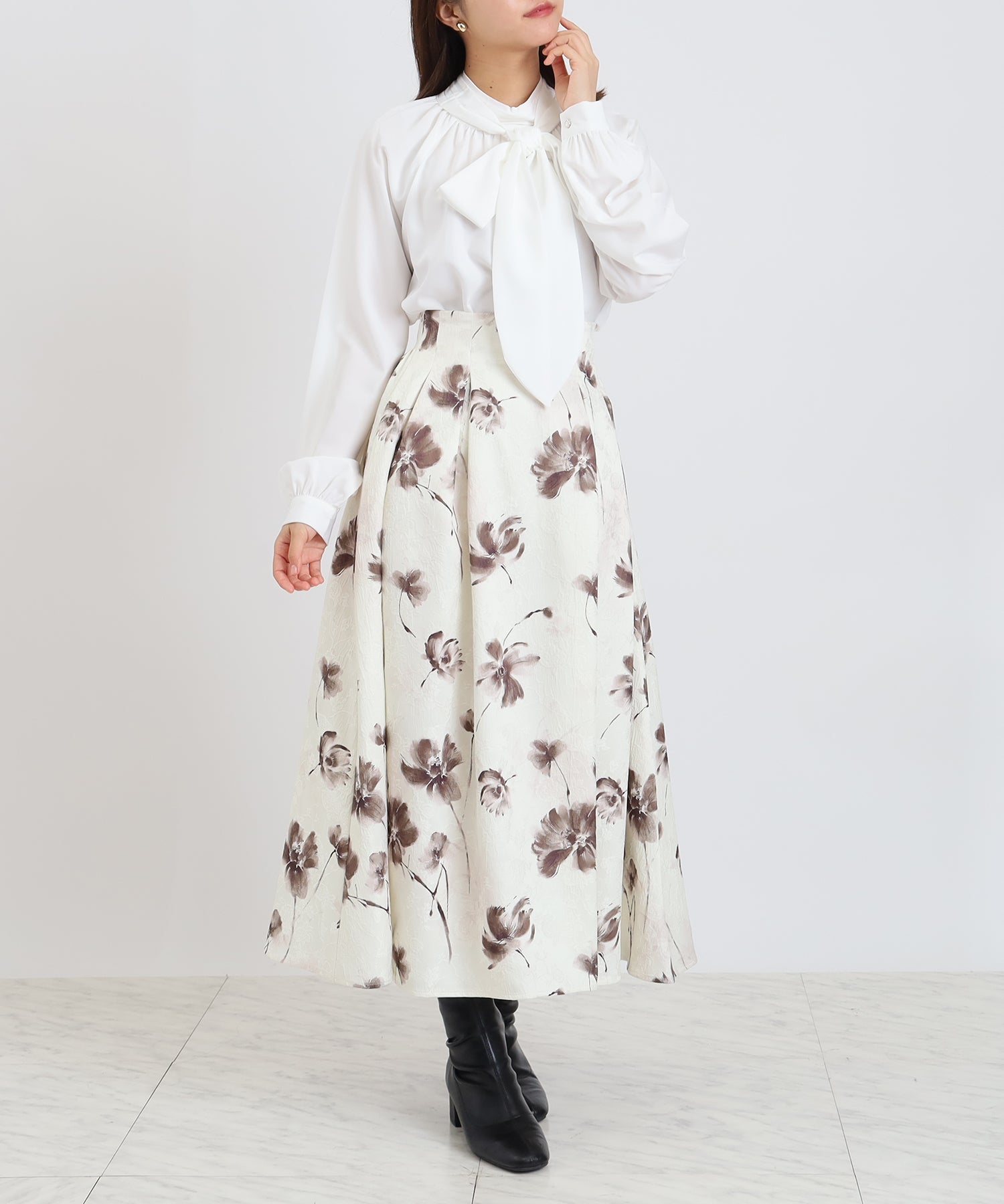 ホワイト　model：156　着用サイズ：M