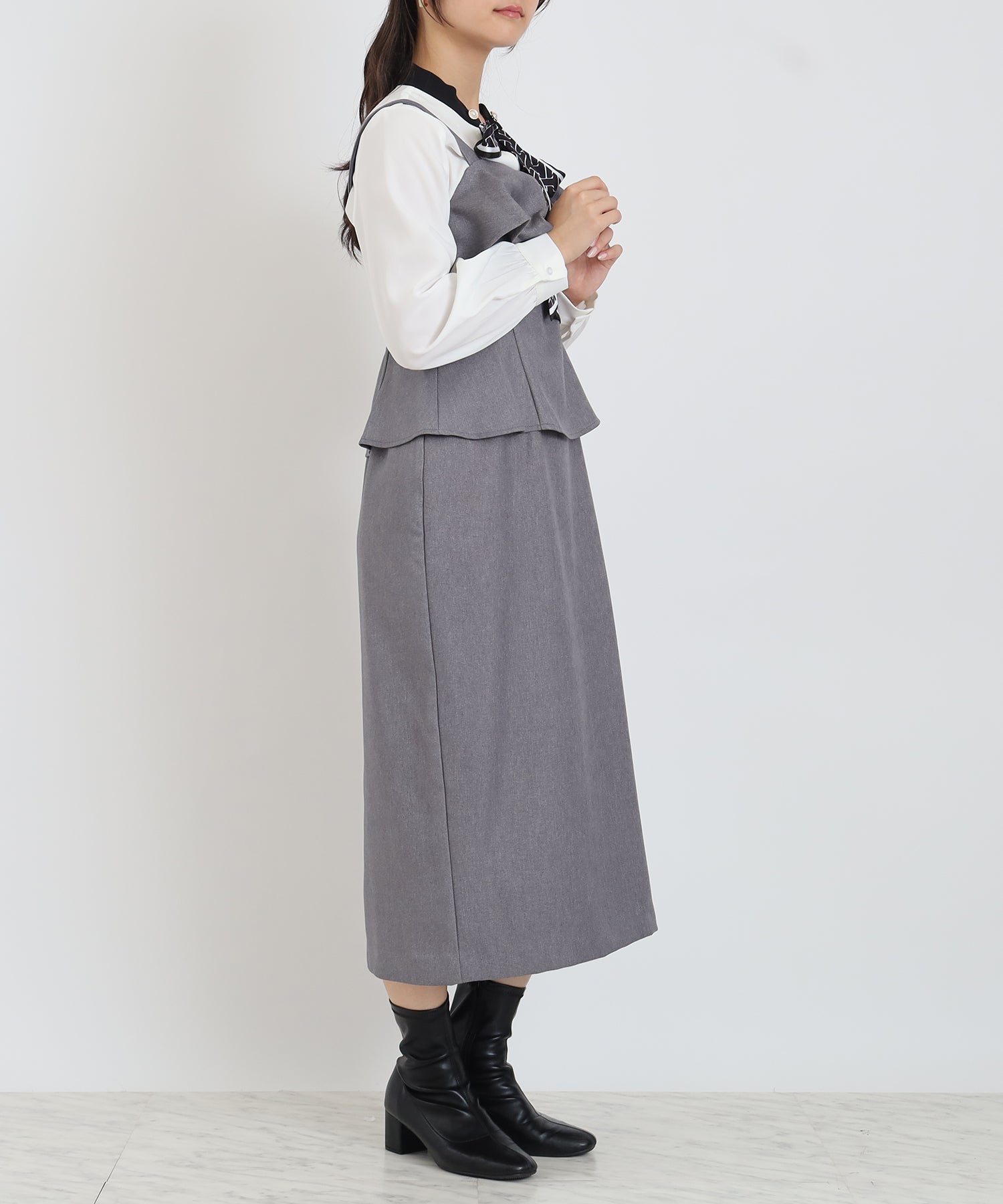 ペプラムタイトシルエットジャンスカ