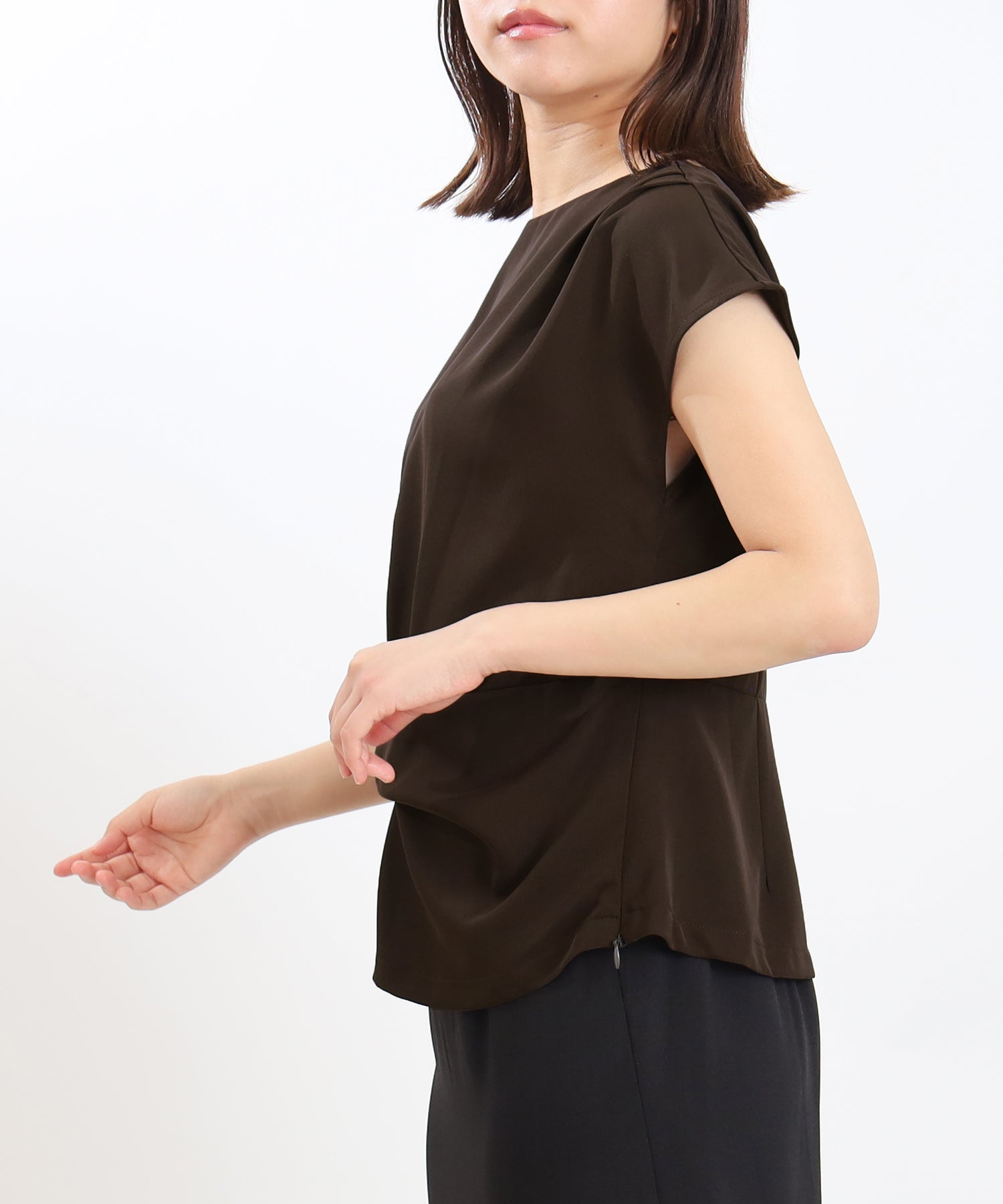 ブラウン　model：156　着用サイズ：M
