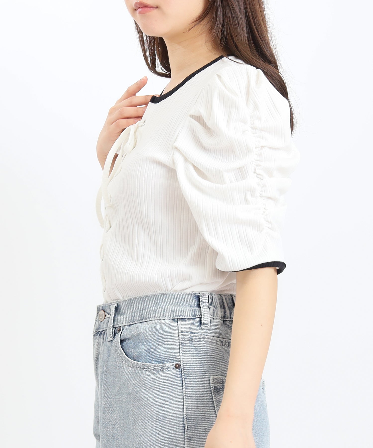ホワイト　model：156　着用サイズ：M