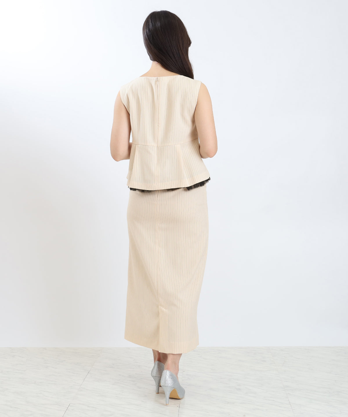 ベージュ　model:160cm  着用サイズ：M