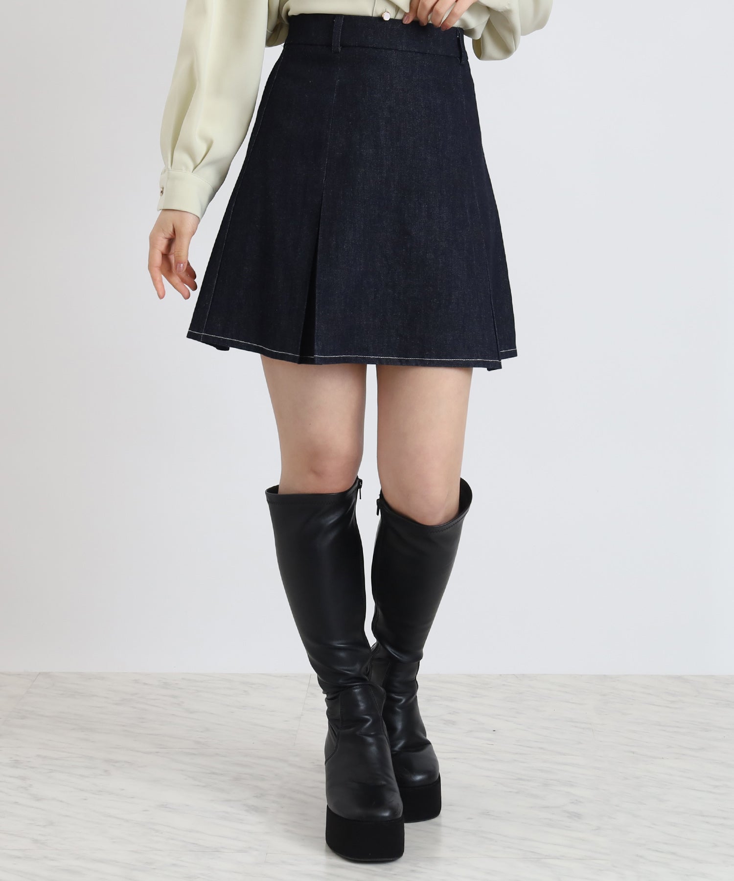 インディゴブルー　model：156　着用サイズ：S