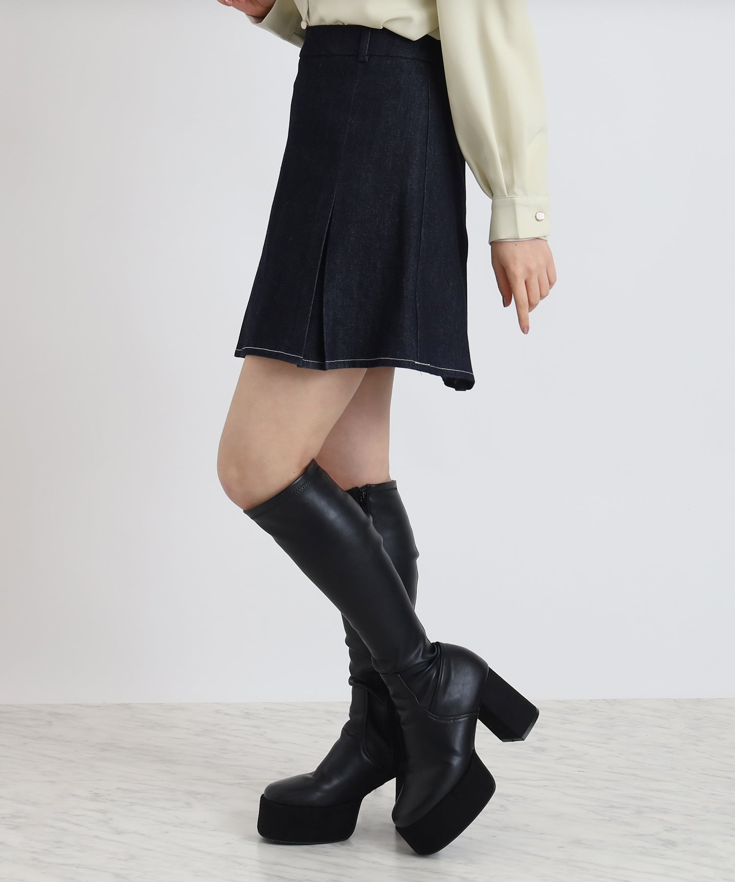 インディゴブルー　model：156　着用サイズ：S