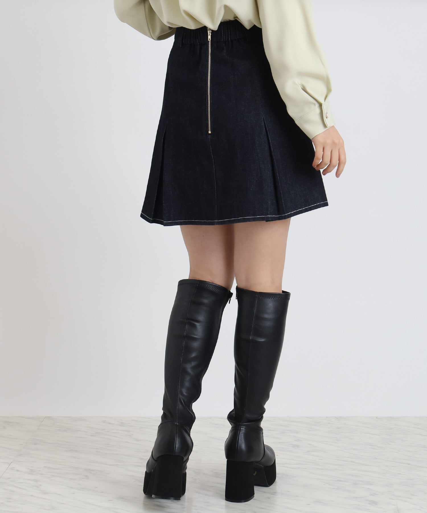 インディゴブルー　model：156　着用サイズ：S