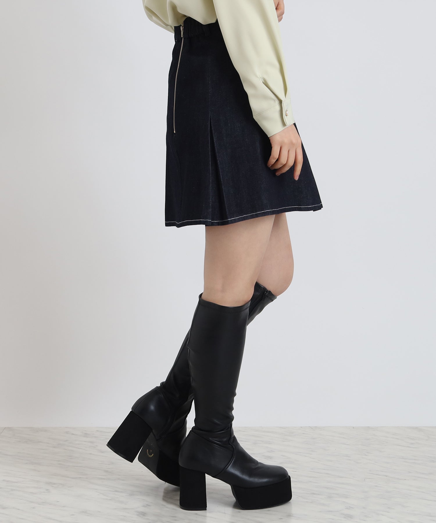 インディゴブルー　model：156　着用サイズ：S