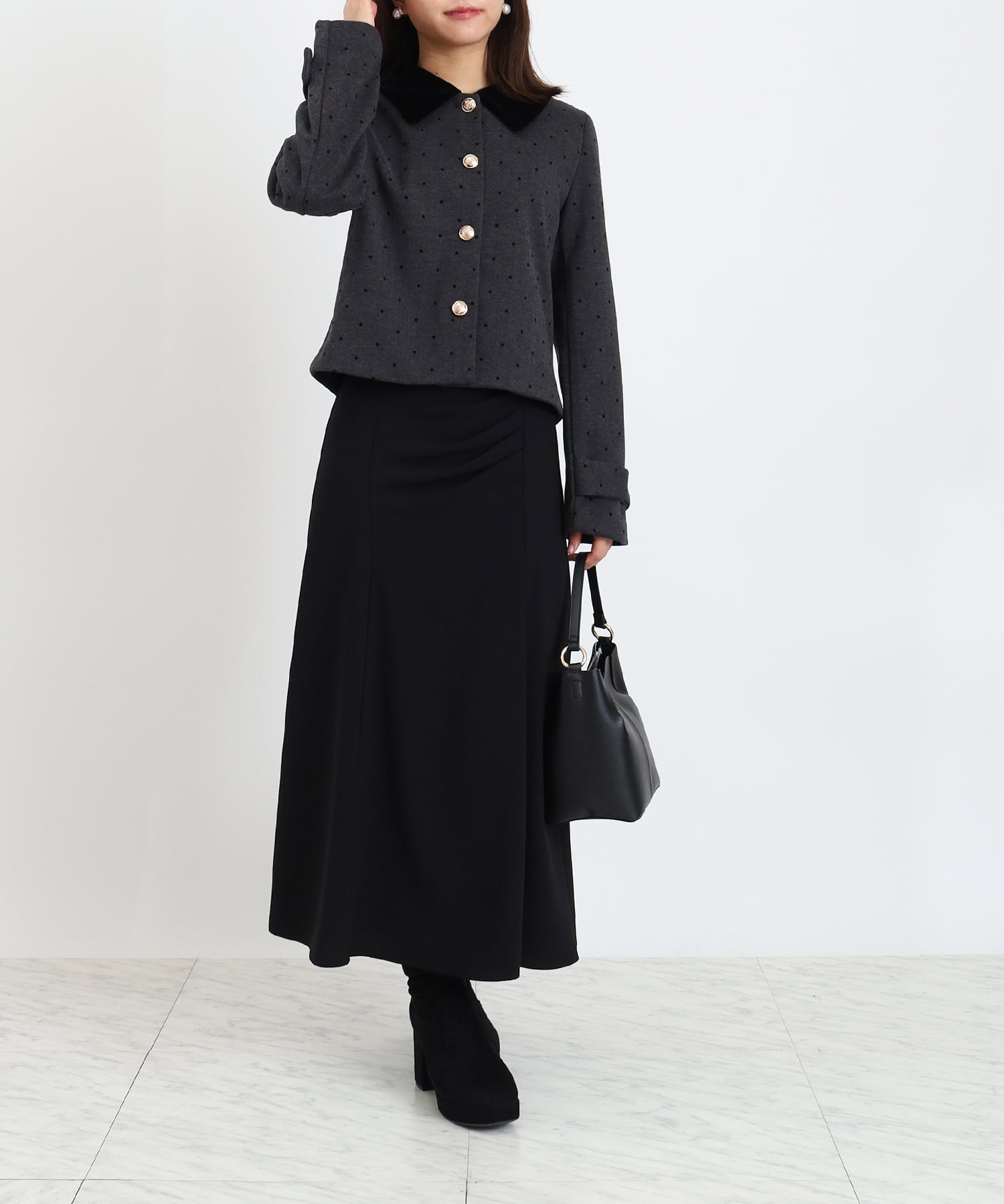 チャコール　model:156 　着用サイズ：M