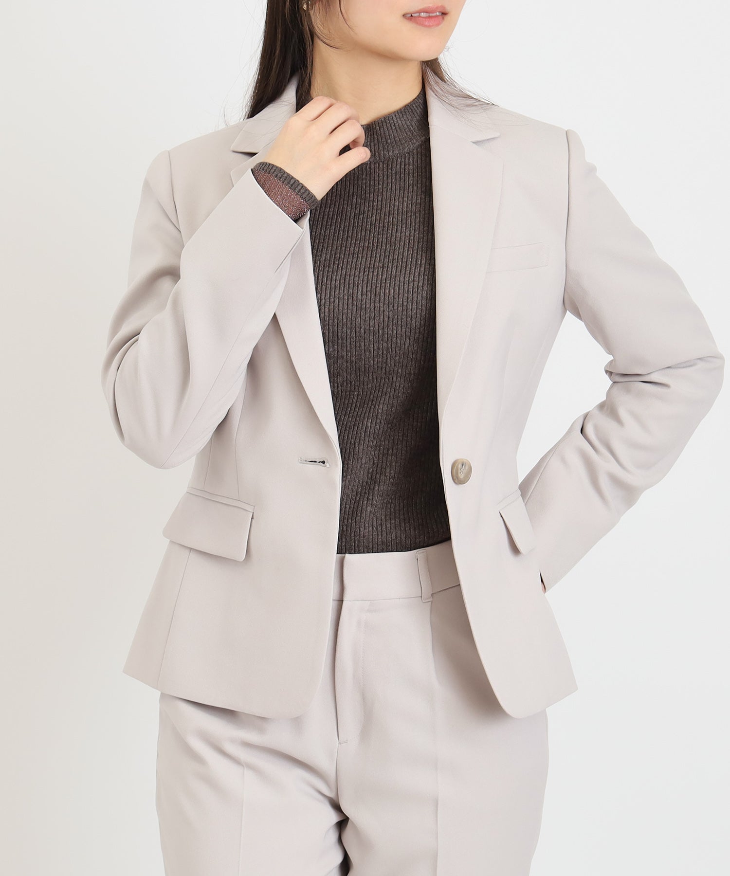 ベージュ　model：160　着用サイズ：M