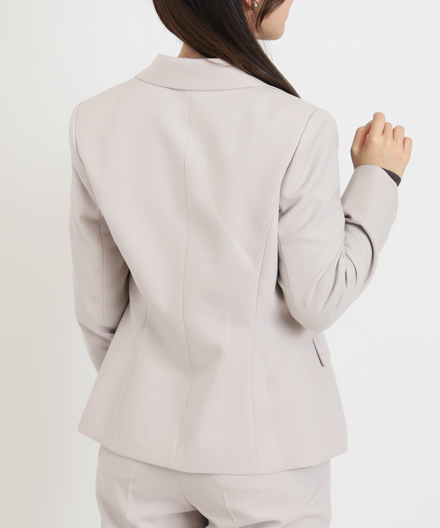 ベージュ　model：160　着用サイズ：M