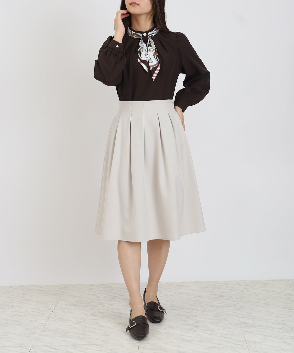 ベージュ　model：160　着用サイズ：M