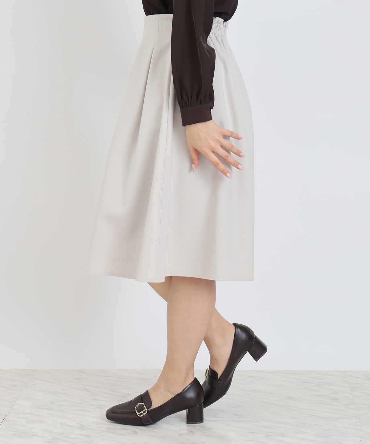 ベージュ　model：160　着用サイズ：M