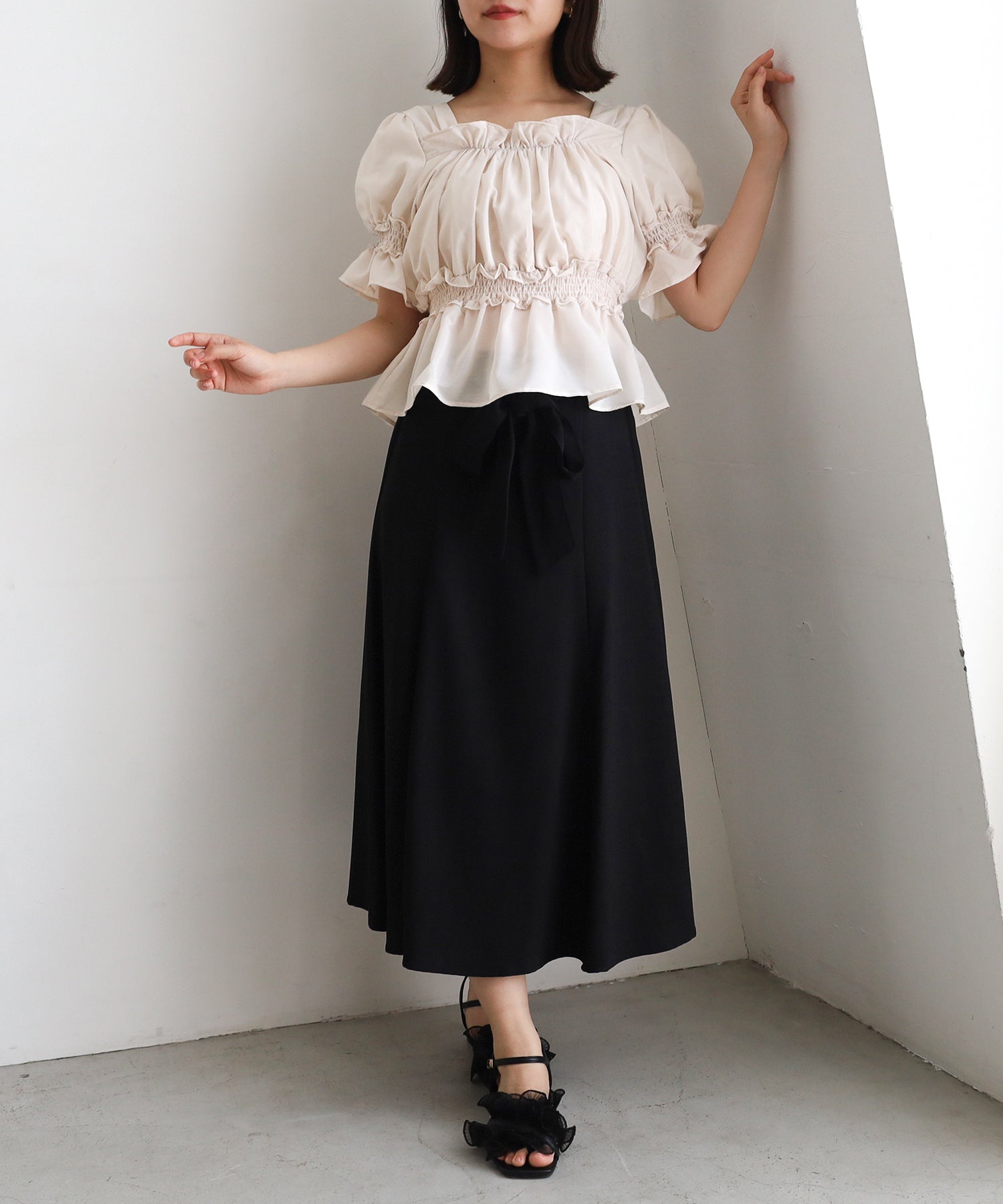 ベージュ　model：156　着用サイズ：M