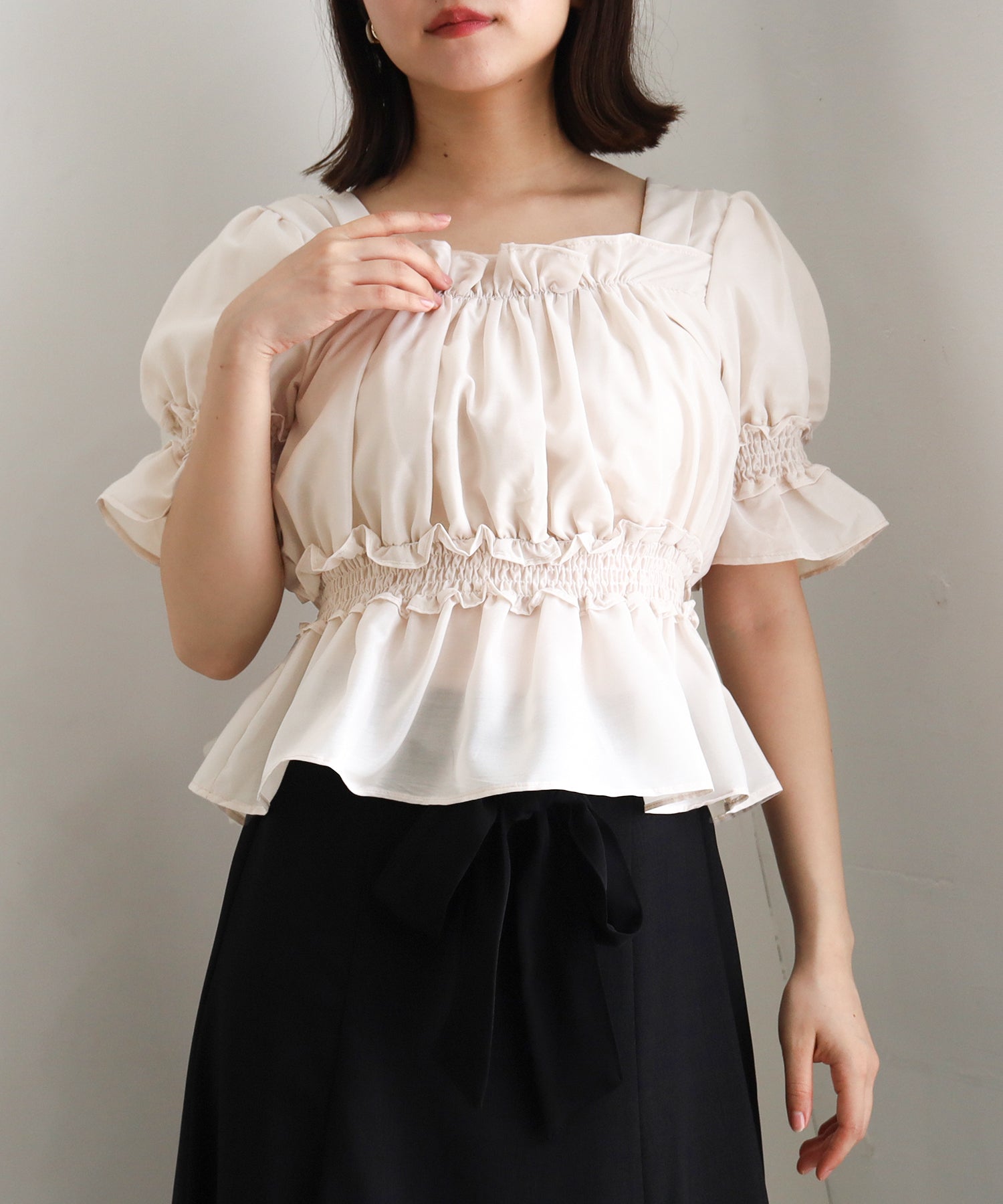 ベージュ　model：156　着用サイズ：M