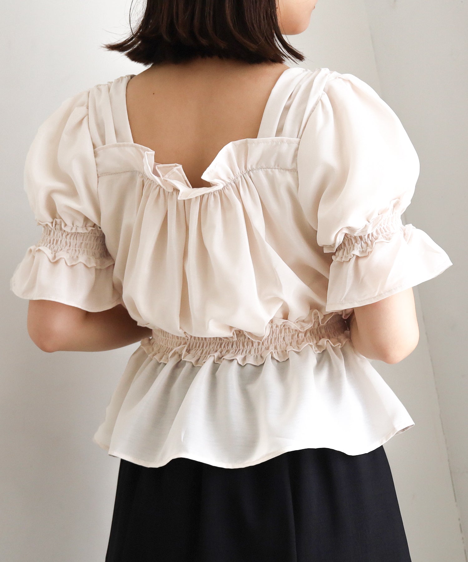 ベージュ　model：156　着用サイズ：M