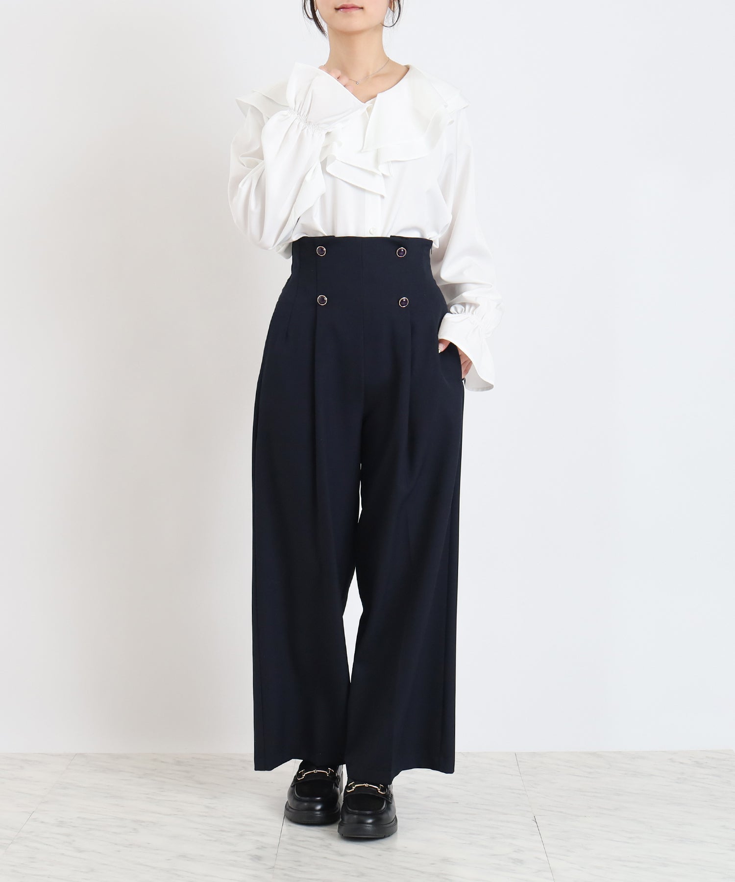 ホワイト　model：160　着用サイズ：M