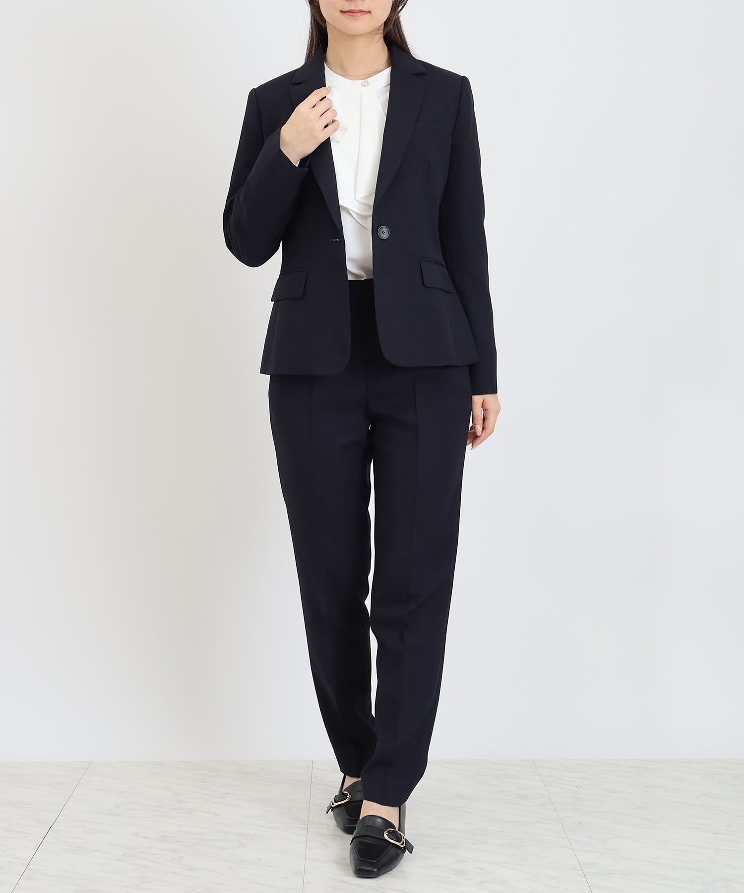 ネイビー　model：160　着用サイズ：M
(ウール調テーパードパンツ着用)